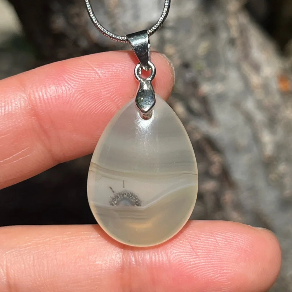 Dainty fun sterling silver dendritic agate pendant‎ 1284